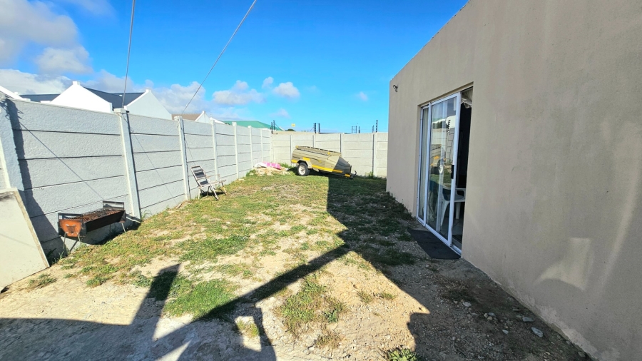 4 Bedroom Property for Sale in Sandbaai Western Cape